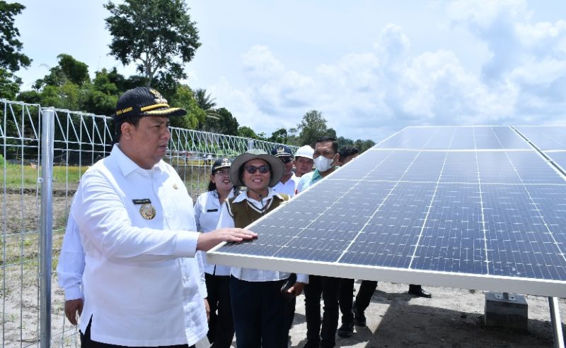 bupati samosir tinjau pembangunan pompa air tenaga surya bantuan kedubes inggris akan airi 80 hektare persawahan